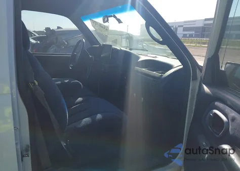 1995 GMC Suburban C1500 из США, поврежденный, VIN 3GKEC16K6SG501988